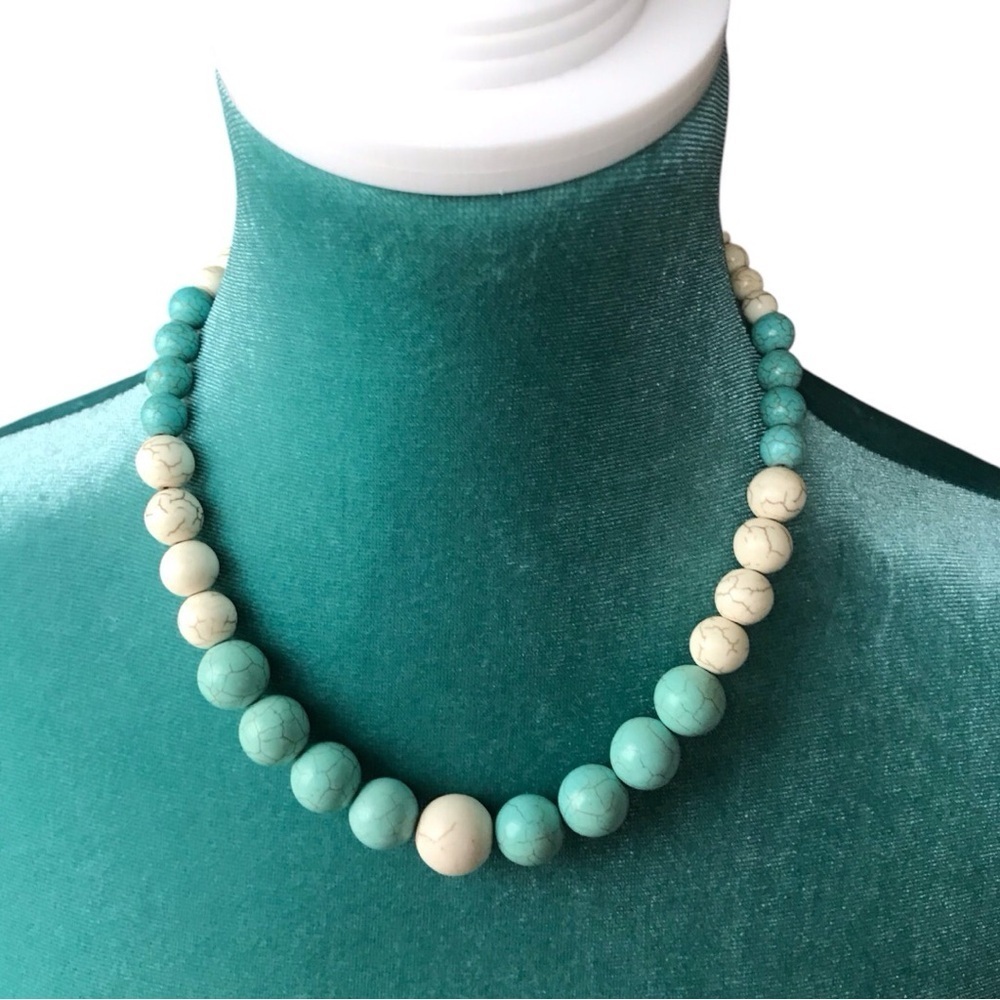 Turquoise and Cream beaded necklace